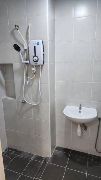 Rumah Bandar untuk Disewa di Bandar Cassia (Batu Kawan) - Zhen Hong - Bathroom - PropertyGuru.com.my