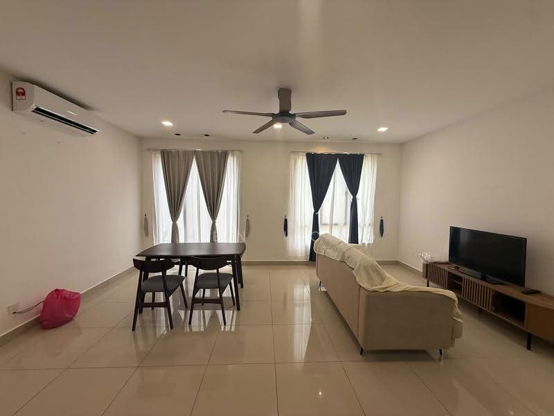 Rumah Bandar untuk Disewa di Bandar Cassia (Batu Kawan) - Zhen Hong - Living Room - PropertyGuru.com.my