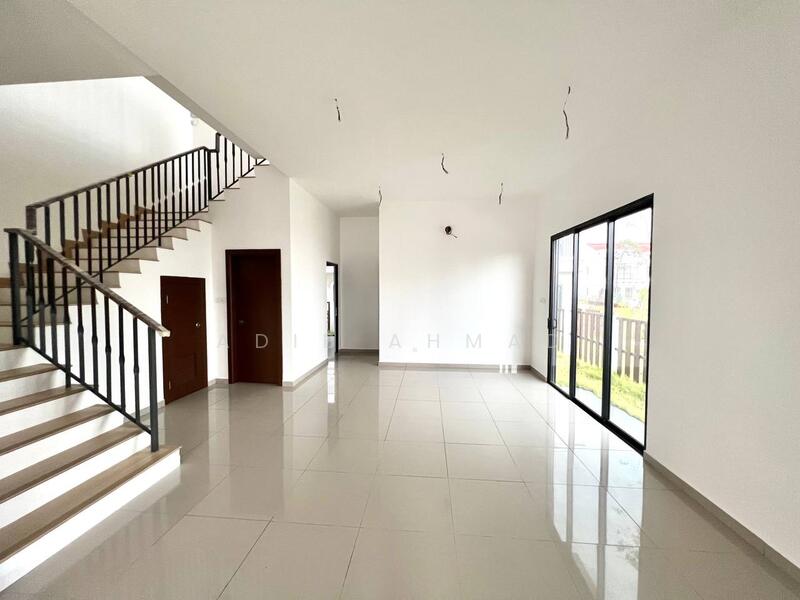 2-storey Terraced House for Sale in Setia Safiro (Cyberjaya) - Adib Ahmad - Living Room - PropertyGuru.com.my