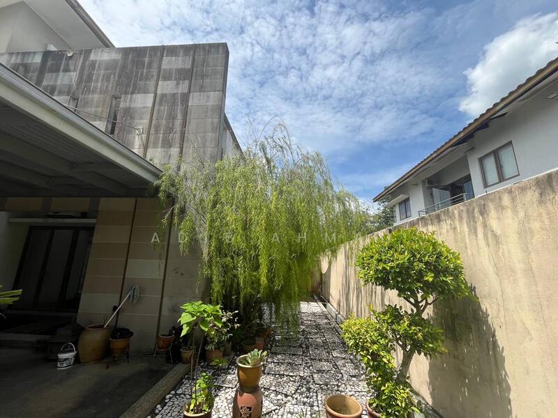 Rumah Banglo untuk Dijual di Bandar Seri Putra (Bangi) - Adib Ahmad - Exterior - PropertyGuru.com.my