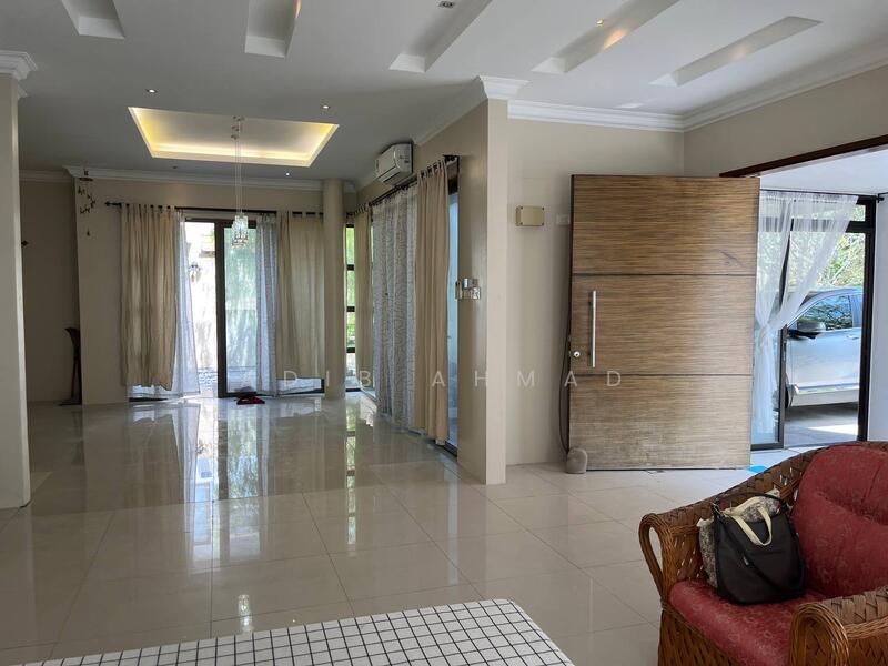 Rumah Banglo untuk Dijual di Bandar Seri Putra (Bangi) - Adib Ahmad - Living Room - PropertyGuru.com.my
