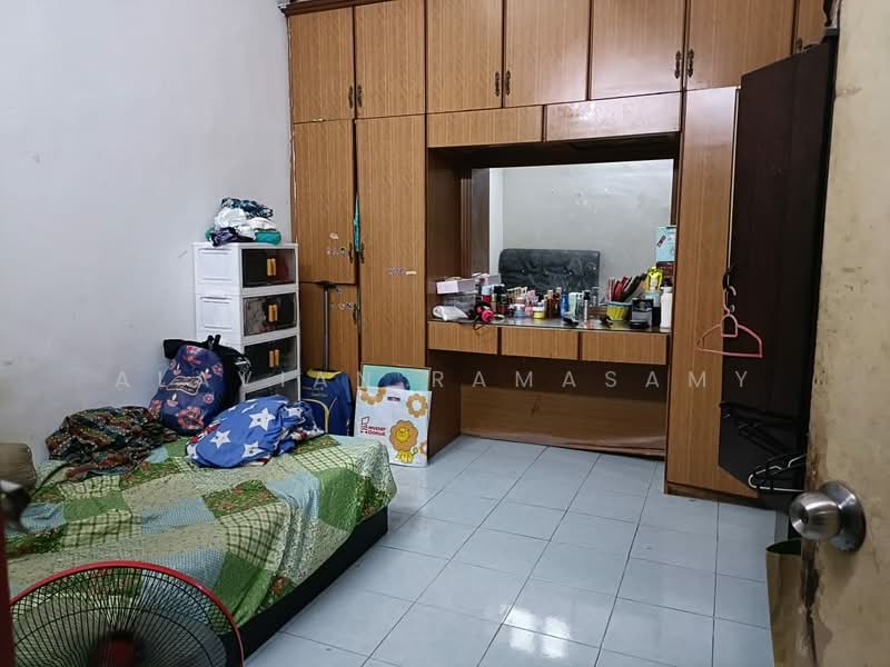 1-storey Terraced House for Sale in Bandar Bukit Tinggi (Klang) - Alavian Ramasamy - Bedroom - PropertyGuru.com.my