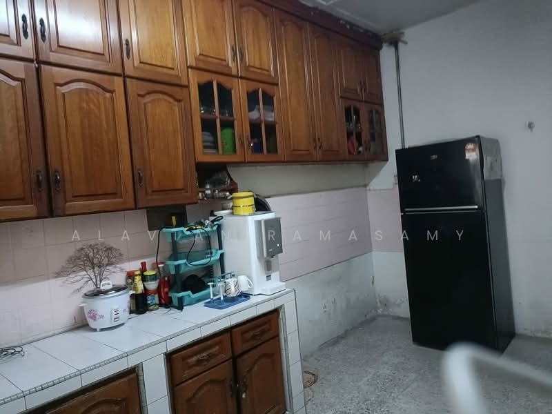 1-storey Terraced House for Sale in Bandar Bukit Tinggi (Klang) - Alavian Ramasamy - Kitchen - PropertyGuru.com.my