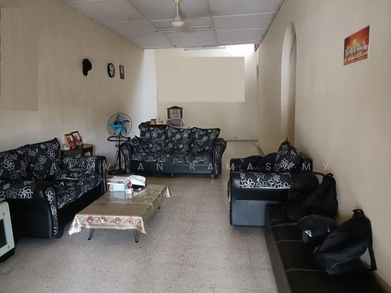 1-storey Terraced House for Sale in Bandar Bukit Tinggi (Klang) - Alavian Ramasamy - Living Room - PropertyGuru.com.my