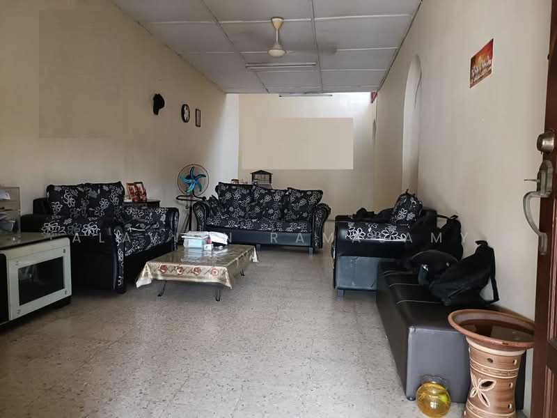 1-storey Terraced House for Sale in Bandar Bukit Tinggi (Klang) - Alavian Ramasamy - Living Room - PropertyGuru.com.my