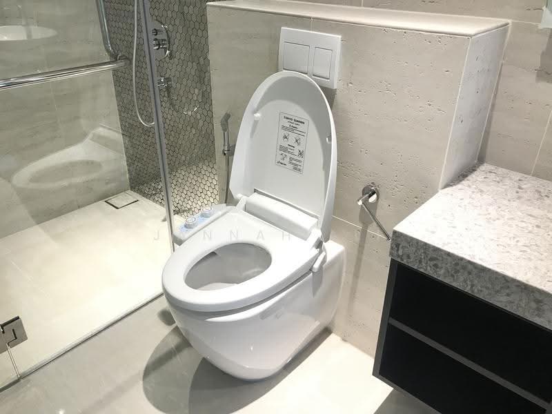 Service Residence for Sale at Star Residences Three - Jannah Ali - Bathroom - PropertyGuru.com.my