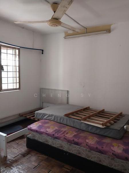 Pangsapuri untuk Dijual di Vantage Point (Menang Ria) - Cheng SY - Bedroom - PropertyGuru.com.my