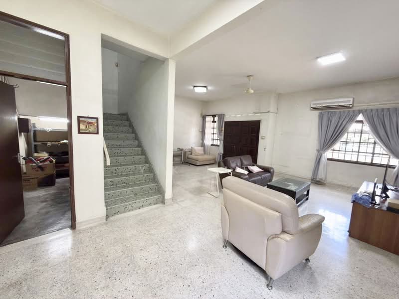 Rumah Berkembar untuk Dijual di Taman Sentosa (Johor Bahru) - Yik Tat - Living Room - PropertyGuru.com.my