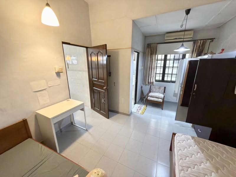 Rumah Berkembar untuk Dijual di Taman Sentosa (Johor Bahru) - Yik Tat - Bedroom - PropertyGuru.com.my
