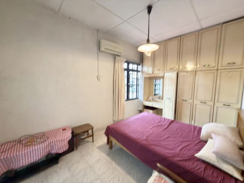 Rumah Berkembar untuk Dijual di Taman Sentosa (Johor Bahru) - Yik Tat - Bedroom - PropertyGuru.com.my
