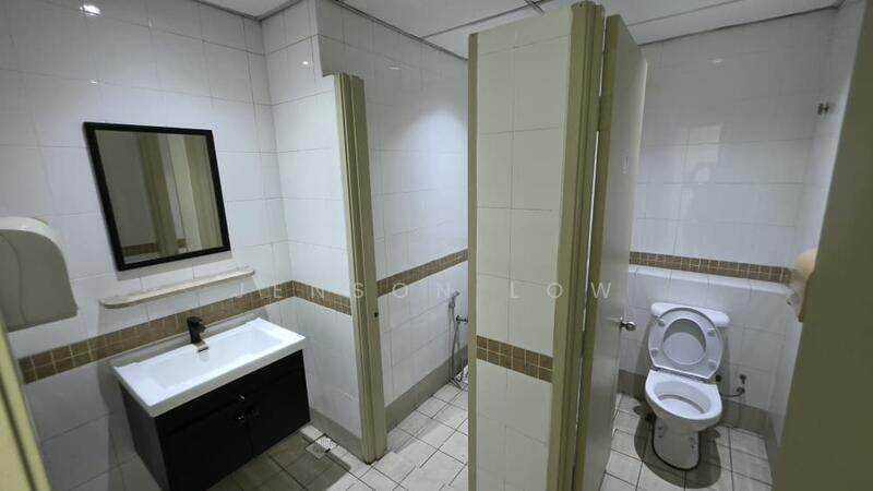 3 Two Square untuk Untuk Disewa - RM 5,000 /bulan, Mac 2026 - Bathroom - PropertyGuru.com.my