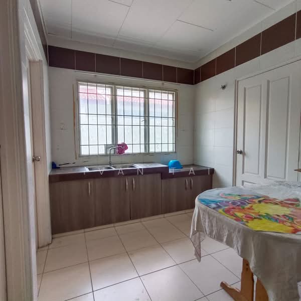 2-storey Terraced House for Sale in Bandar Seri Botani (Simpang Pulai) - Ivan Tai - Kitchen - PropertyGuru.com.my