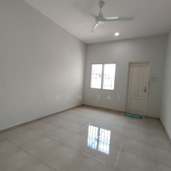 2-storey Terraced House for Sale in Ipoh (Perak) - Ivan Tai - Living Room - PropertyGuru.com.my