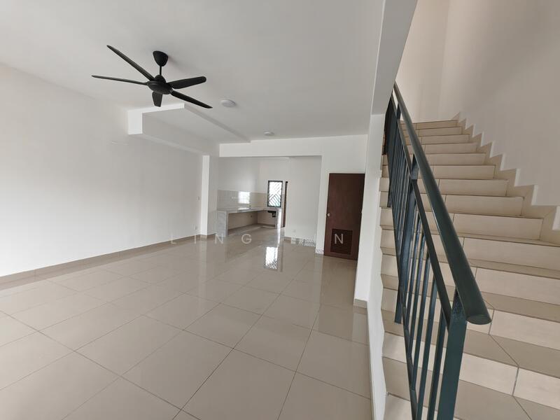 2-storey Terraced House for Rent in Semenyih (Selangor) - Ling Ling - Living Room - PropertyGuru.com.my
