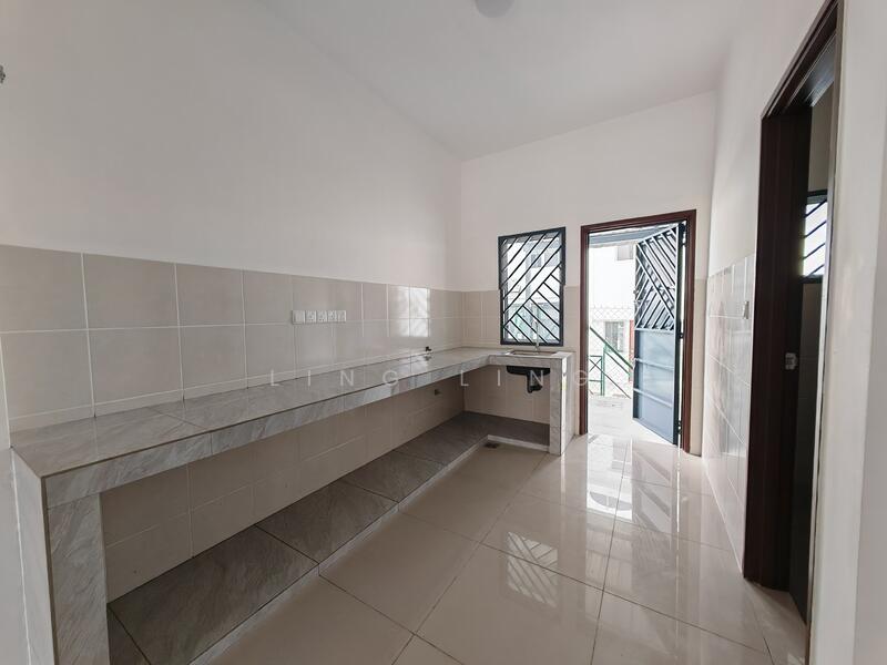 2-storey Terraced House for Rent in Semenyih (Selangor) - Ling Ling - Kitchen - PropertyGuru.com.my