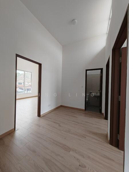 2-storey Terraced House for Rent in Semenyih (Selangor) - Ling Ling - Corridor - PropertyGuru.com.my