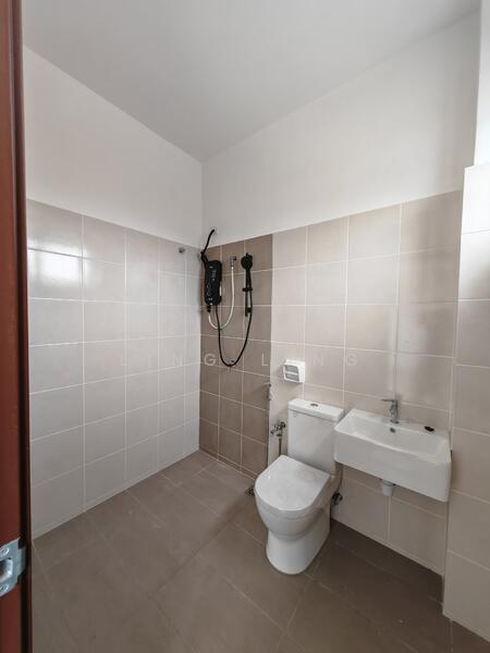 2-storey Terraced House for Rent in Semenyih (Selangor) - Ling Ling - Bathroom - PropertyGuru.com.my