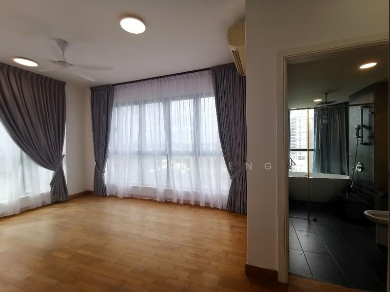 Master Bedroom Attached Bathroom