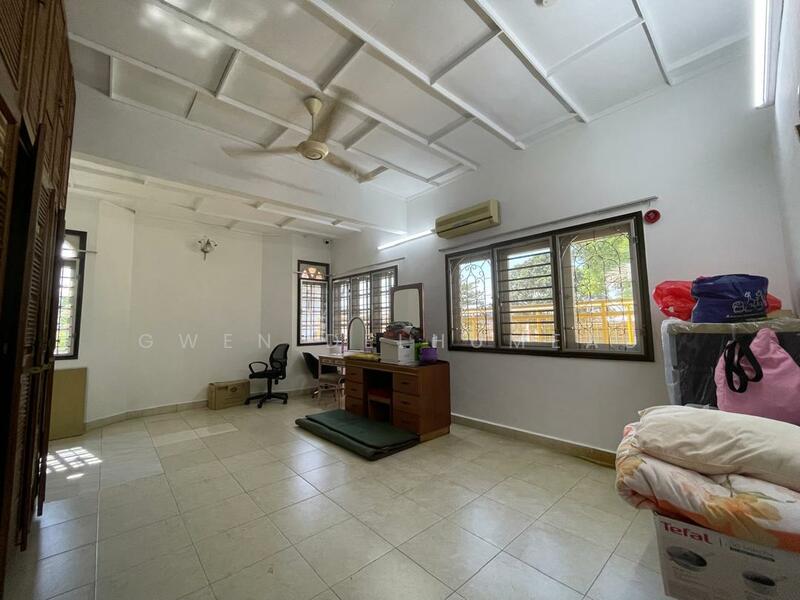 1st floor: bedroom 4