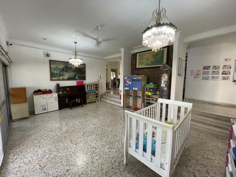 Ground Floor: Living Room