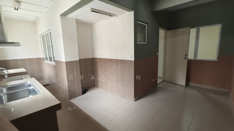 Rumah Teres 2.5 Tingkat untuk Dijual di Sering Ukay (Ampang) - Brandon . - Kitchen - PropertyGuru.com.my