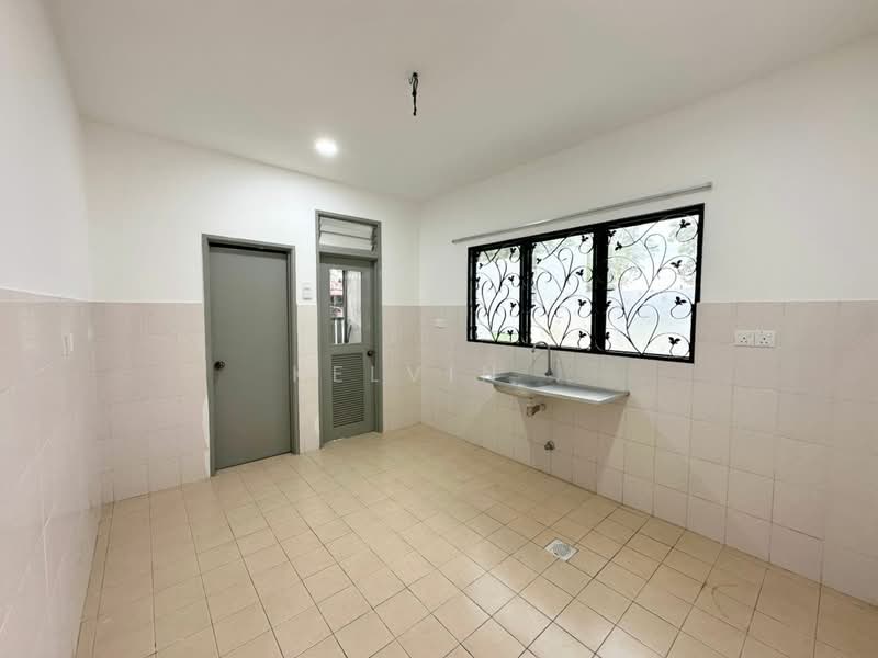 Terraced House for Sale in Rawang (Selangor) - Kelvin . - Kitchen - PropertyGuru.com.my