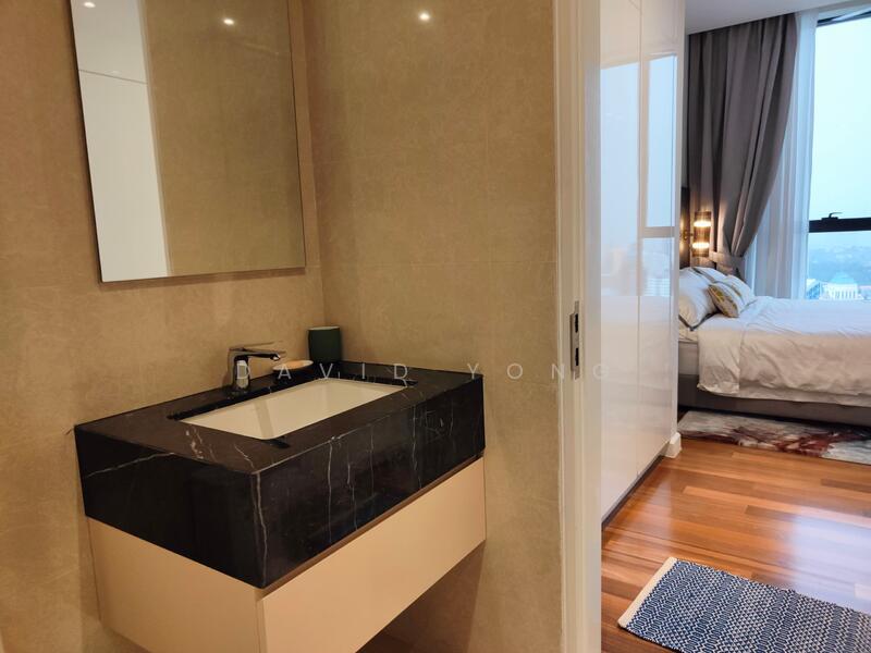 studio - ensuite bath