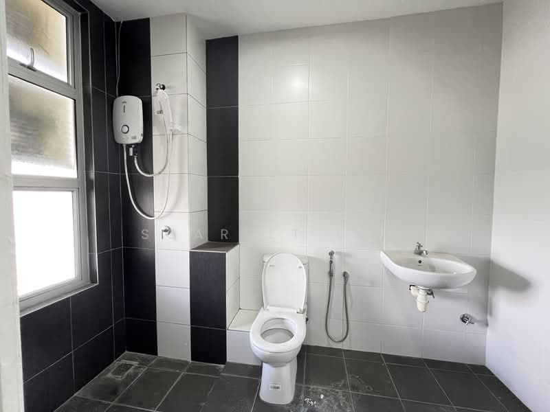 Kondominium untuk Disewa di Sky Vista Residency - SCARLET LIM - Bathroom - PropertyGuru.com.my