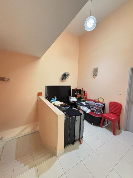 Rumah Teres 2-Tingkat untuk Dijual di Taman Nusa Idaman (Iskandar Puteri (Nusajaya)) - Paggie Tee - Living Room - PropertyGuru.com.my