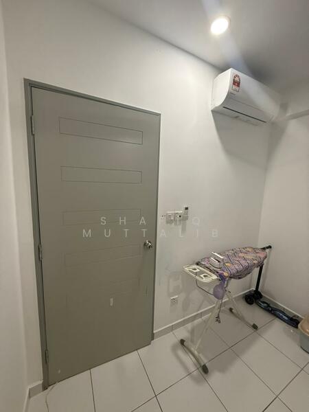 For Rent - Axis Crown