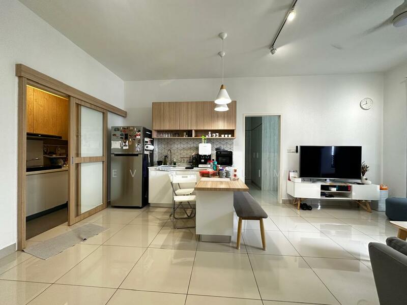 Dning & Kitchen