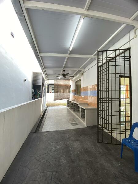 Semi-Detached House for Sale in Hijauan Valdor (Sungai Jawi) - Hong . - Kitchen - PropertyGuru.com.my