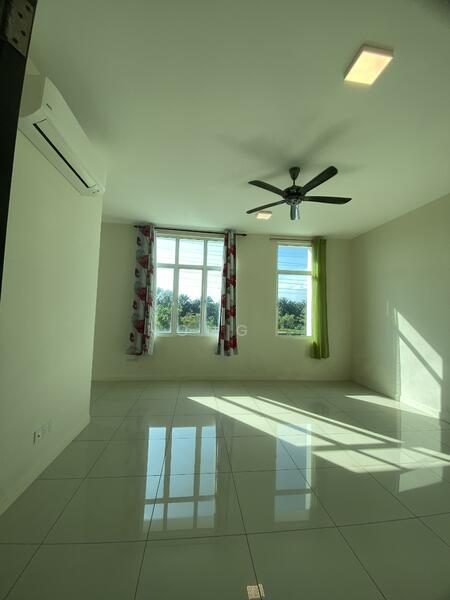 Semi-Detached House for Sale in Hijauan Valdor (Sungai Jawi) - Hong . - Living Room - PropertyGuru.com.my
