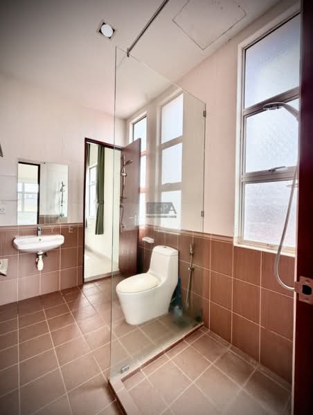 Bungalow for Sale in Tanjung Bungah (Penang) - Yee Peng Lee - Bathroom - PropertyGuru.com.my