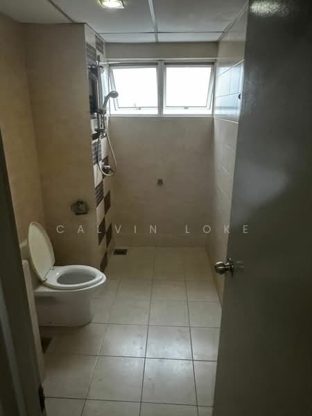 Kondominium untuk Disewa di Cova Suites - Calvin Loke - Bathroom - PropertyGuru.com.my