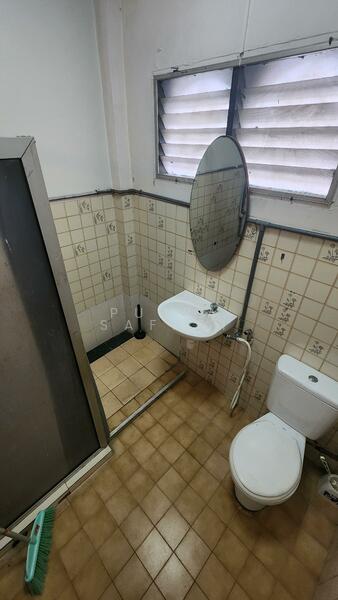 Bathroom 4