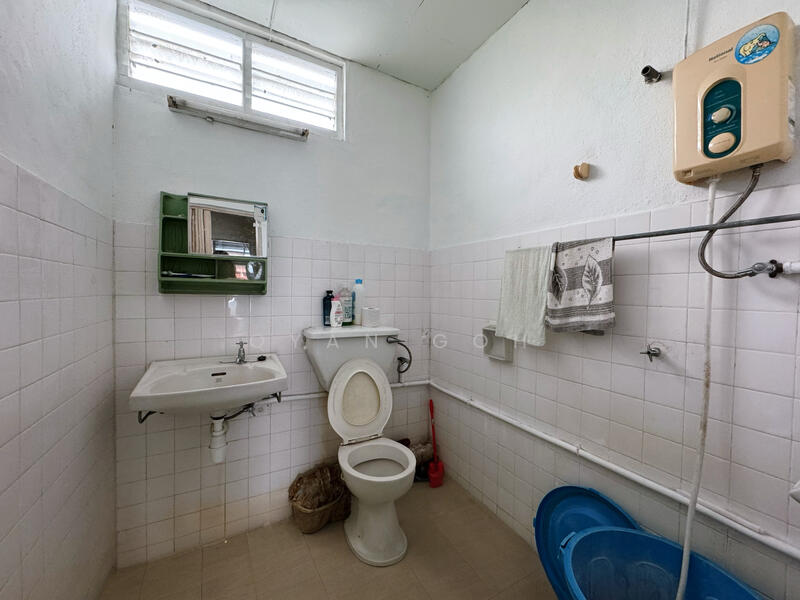 Rumah Teres untuk Dijual di Island Glades (Jelutong) - Qyan Goh - Bathroom - PropertyGuru.com.my