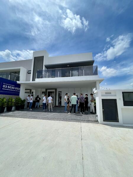 Rumah Berkembar untuk Dijual di Lakeside Residences (Puchong) - Lawrence Chan - Exterior - PropertyGuru.com.my