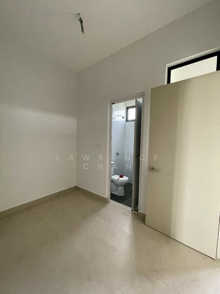 Rumah Berkembar untuk Dijual di Lakeside Residences (Puchong) - Lawrence Chan - Bathroom - PropertyGuru.com.my