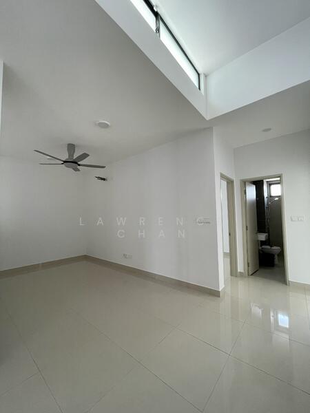 Rumah Berkembar untuk Dijual di Lakeside Residences (Puchong) - Lawrence Chan - Living Room - PropertyGuru.com.my