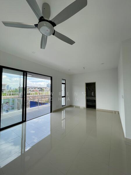 Rumah Berkembar untuk Dijual di Lakeside Residences (Puchong) - Lawrence Chan - Living Room - PropertyGuru.com.my