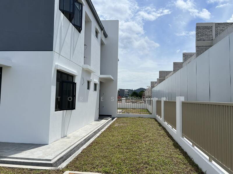 Side Land