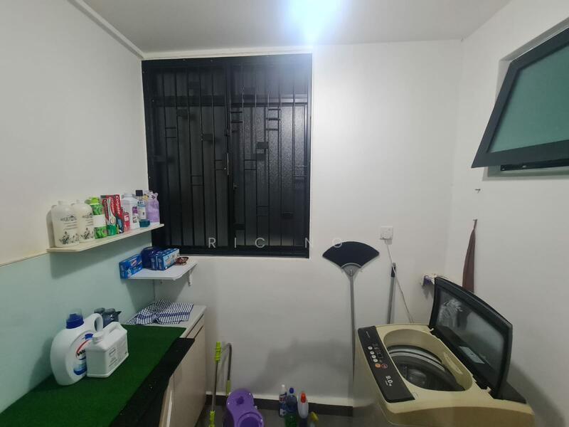For Rent - Molek Regency