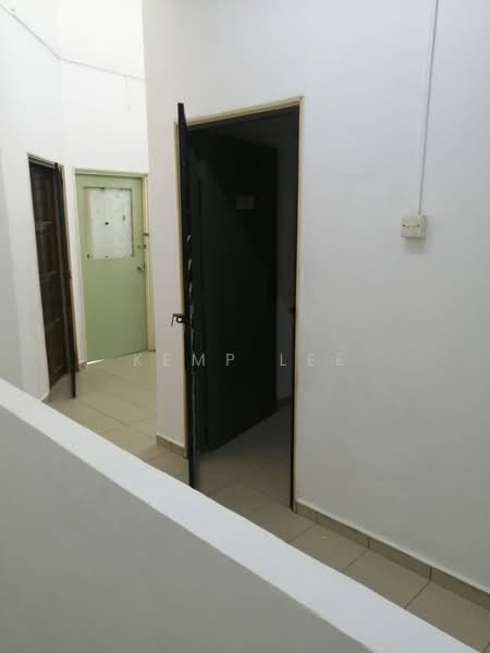 Shop / Office for Rent in Taman Sri Sinar (Segambut) - Kemp Lee - Corridor - PropertyGuru.com.my