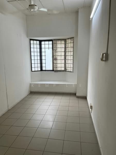 Kedai / Pejabat untuk Disewa di Taman Sri Sinar (Segambut) - Kemp Lee - Interior - PropertyGuru.com.my
