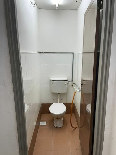 Kedai / Pejabat untuk Disewa di Taman Sri Sinar (Segambut) - Kemp Lee - Bathroom - PropertyGuru.com.my