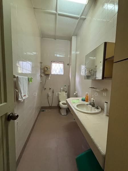 Bungalow for Sale in Kuala Lumpur (Kuala Lumpur) - Michael Yeo - Bathroom - PropertyGuru.com.my