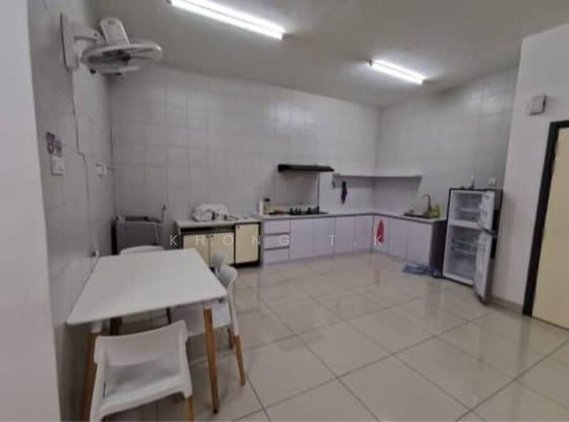 Dining & Kitchen