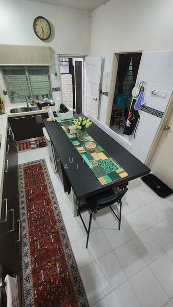 Dry Kitchen 