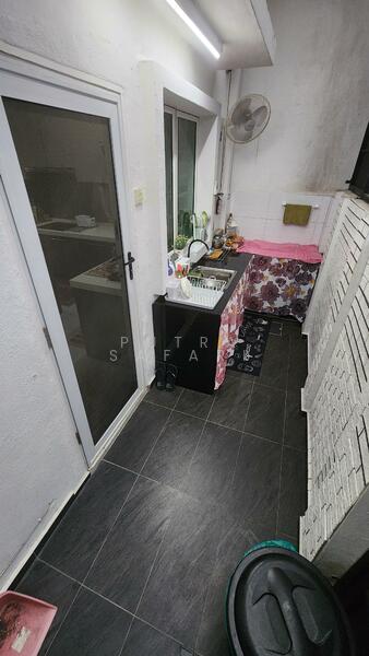 Wet Kitchen 